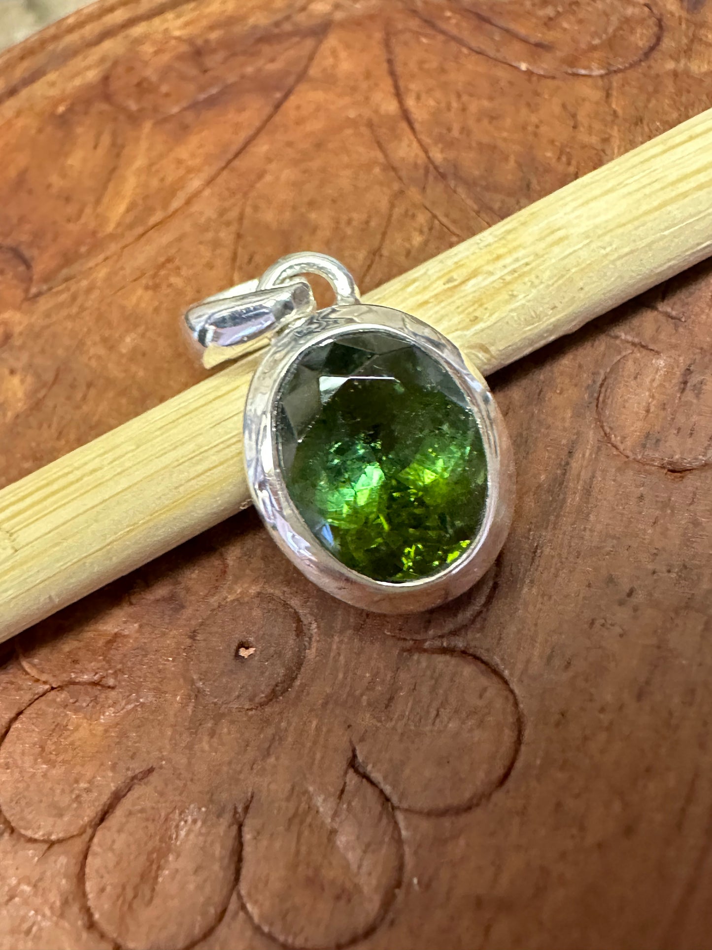 Natural Green Tourmaline 925 Solid Sterling Silver Pendant 20mm
