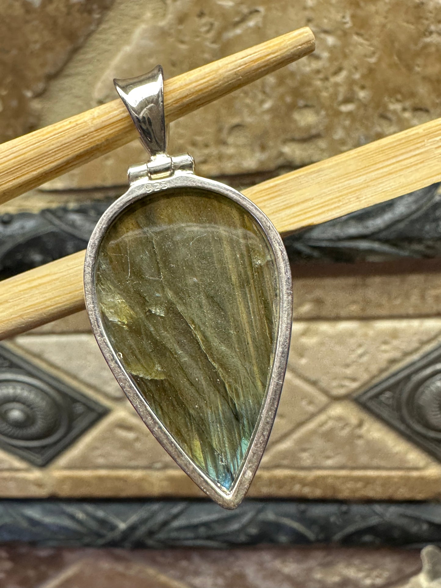 Natural Labradorite 925 Sterling Silver Pendant 35mm