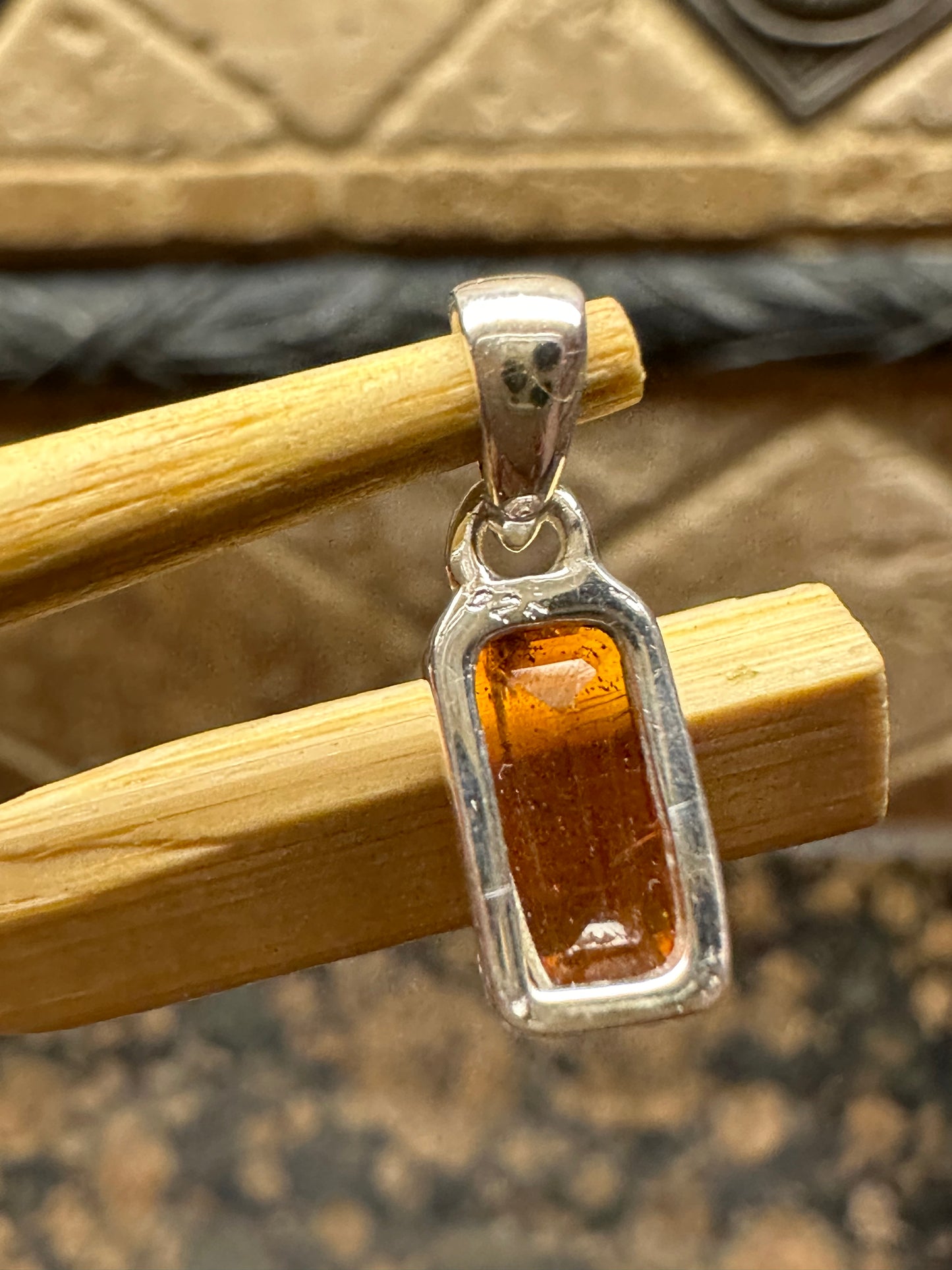 Natural Orange Kyanite 925 Solid Sterling Silver Pendant 18mm