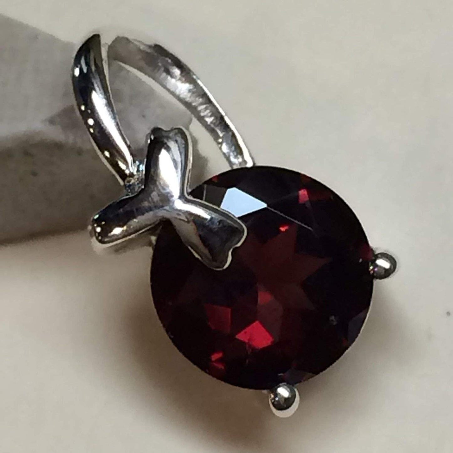 Natural 1.25ct Garnet 925 Solid Sterling Silver Pendant 15mm - Natural Rocks by Kala