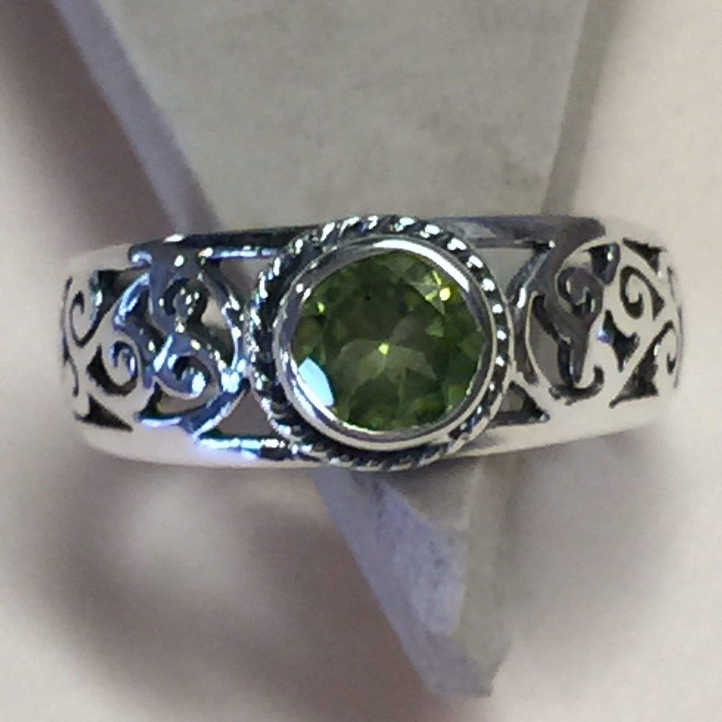Genuine 1ct Green Peridot 925 Solid Sterling Silver Engagement Ring Size 6, 7, 8, 9 - Natural Rocks by Kala