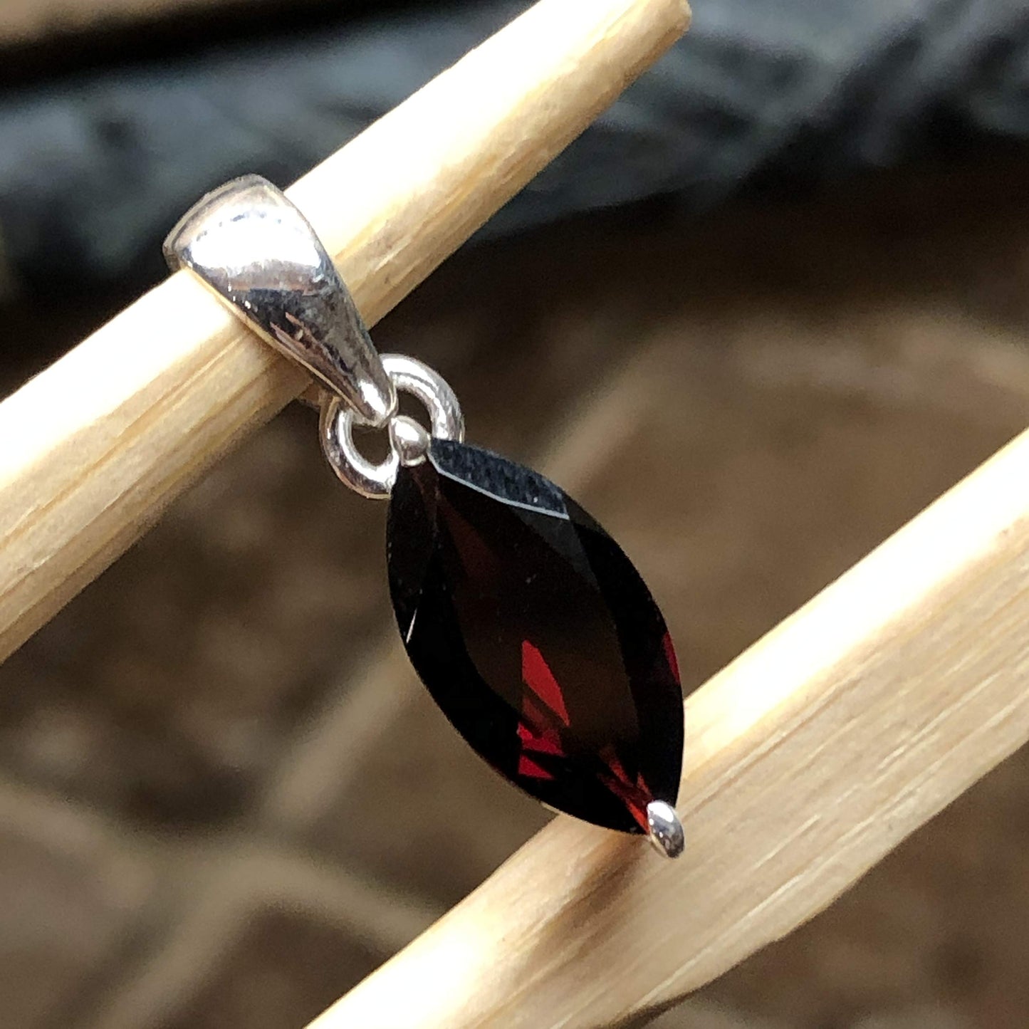 Natural 1.5ct Pyrope Garnet 925 Solid Sterling Silver Pendant 20mm - Natural Rocks by Kala