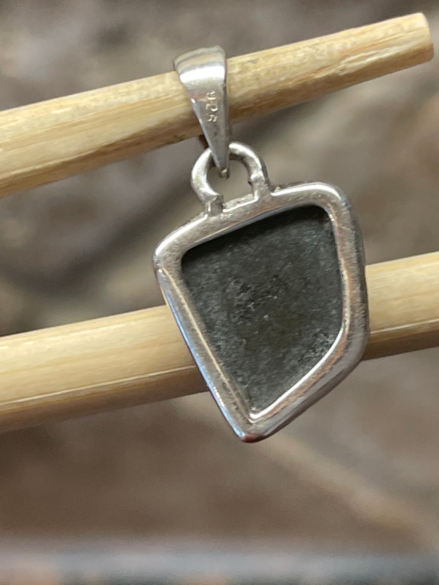 Natural Canadian Ammolite 925 Solid Sterling Silver Healing Stone Pendant 25mm - Natural Rocks by Kala