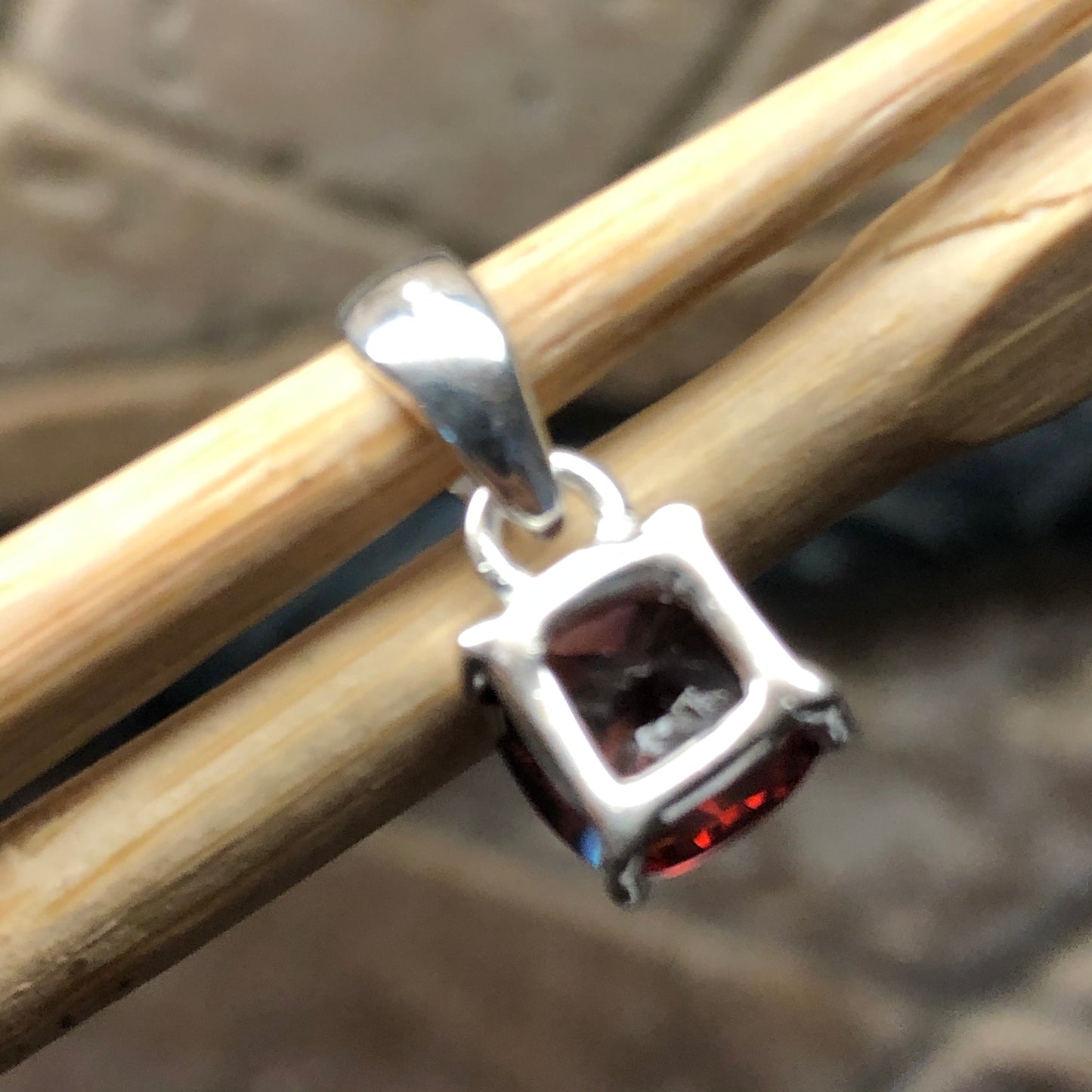 Natural 1.5ct Pyrope Garnet 925 Solid Sterling Silver Pendant 15mm - Natural Rocks by Kala