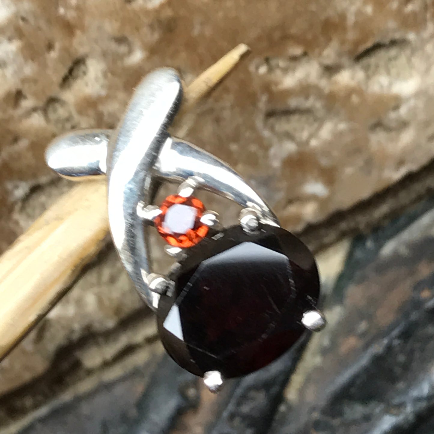 Natural 2ct Garnet 925 Solid Sterling Silver Pendant 20mm - Natural Rocks by Kala