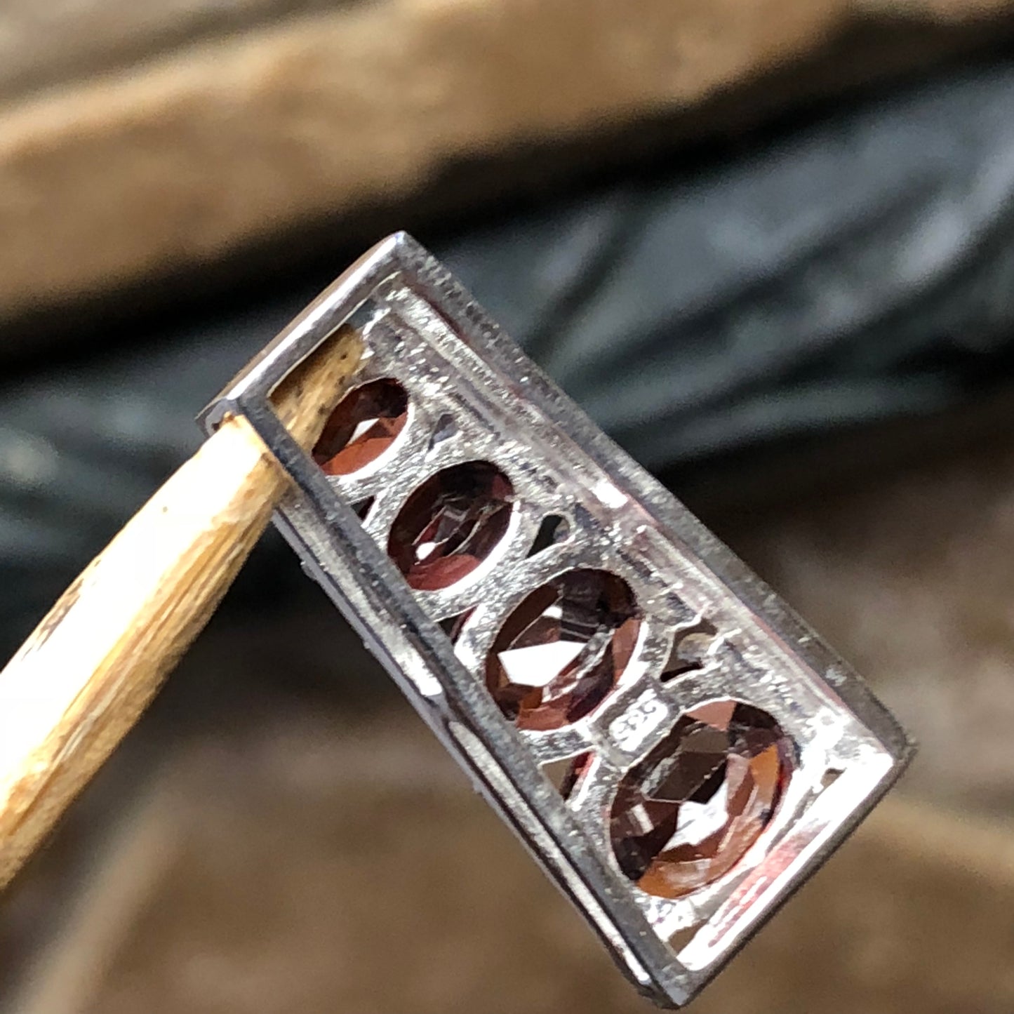 Natural 2.5ct Pyrope Garnet 925 Solid Sterling Silver Pendant 27mm - Natural Rocks by Kala