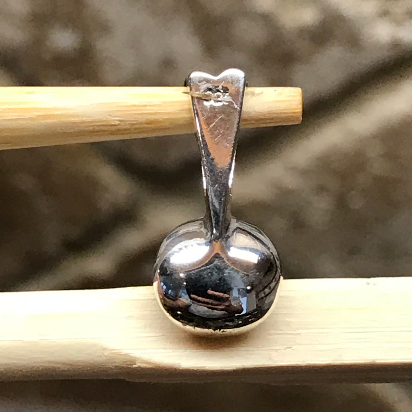 Natural 1.5ct Peridot 925 Solid Sterling Silver Pendant 15mm - Natural Rocks by Kala