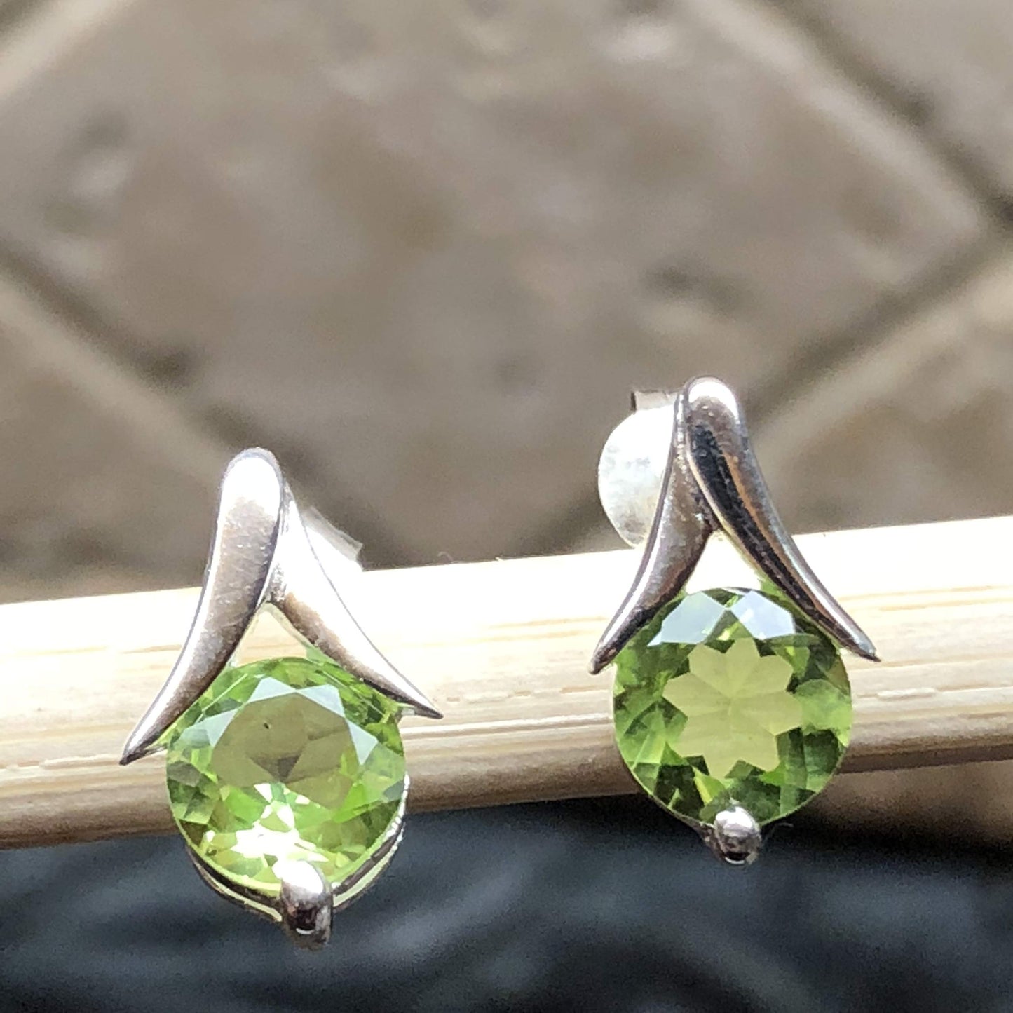 Genuine 2ct Peridot 925 Solid Sterling Silver Earrings 11mm