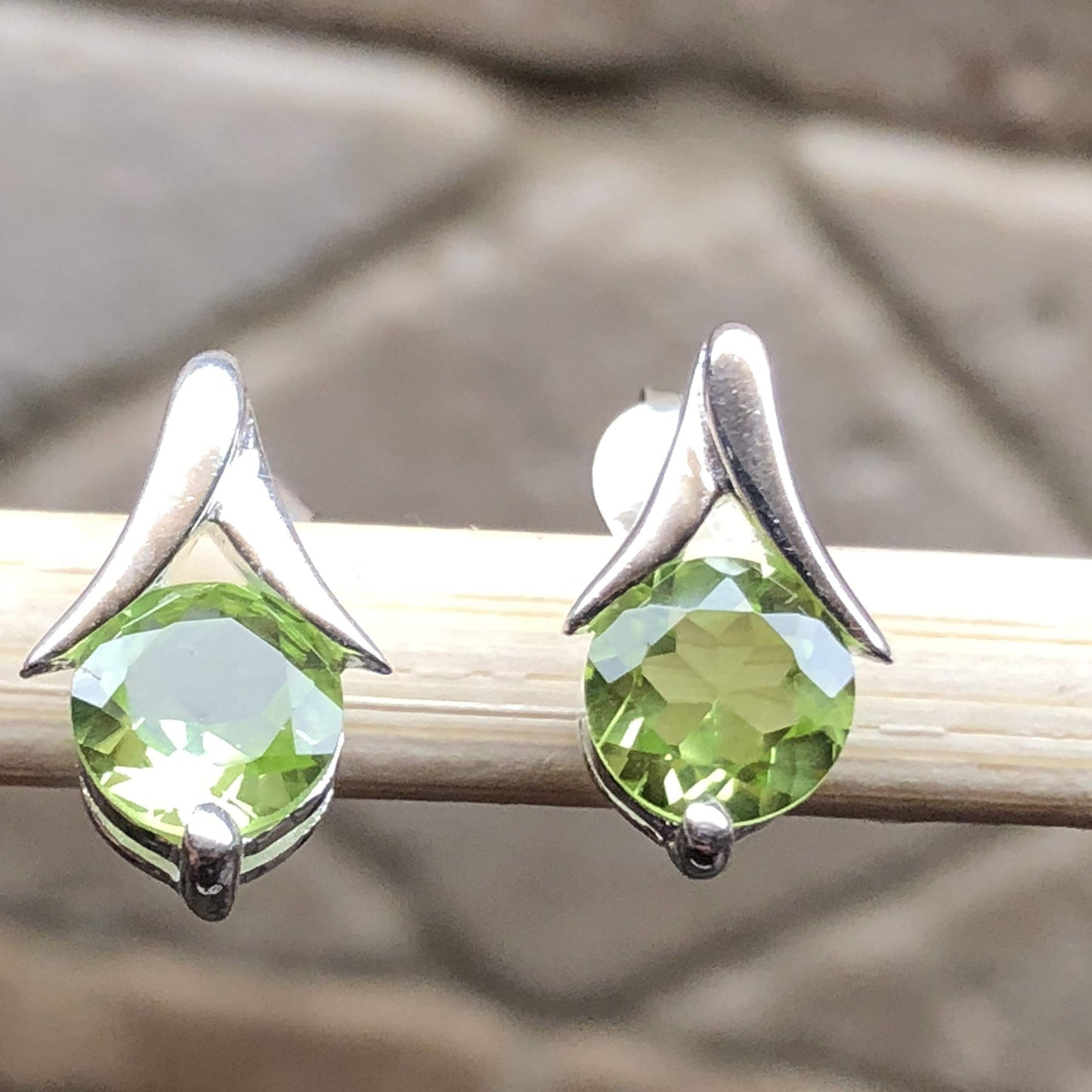 Genuine 2ct Peridot 925 Solid Sterling Silver Earrings 11mm