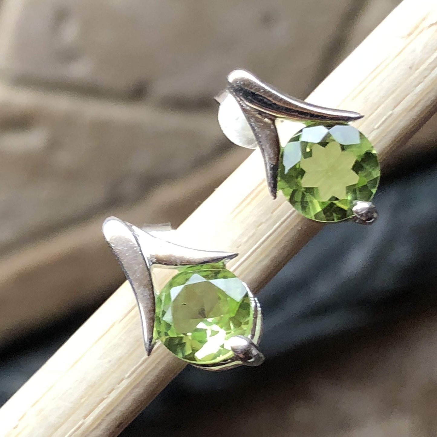 Genuine 2ct Peridot 925 Solid Sterling Silver Earrings 11mm