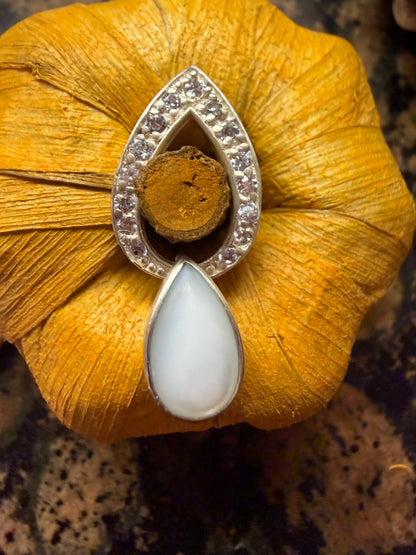 Natural Mother of Pearl 925 Solid Sterling Silver Pendant 25mm - Natural Rocks by Kala