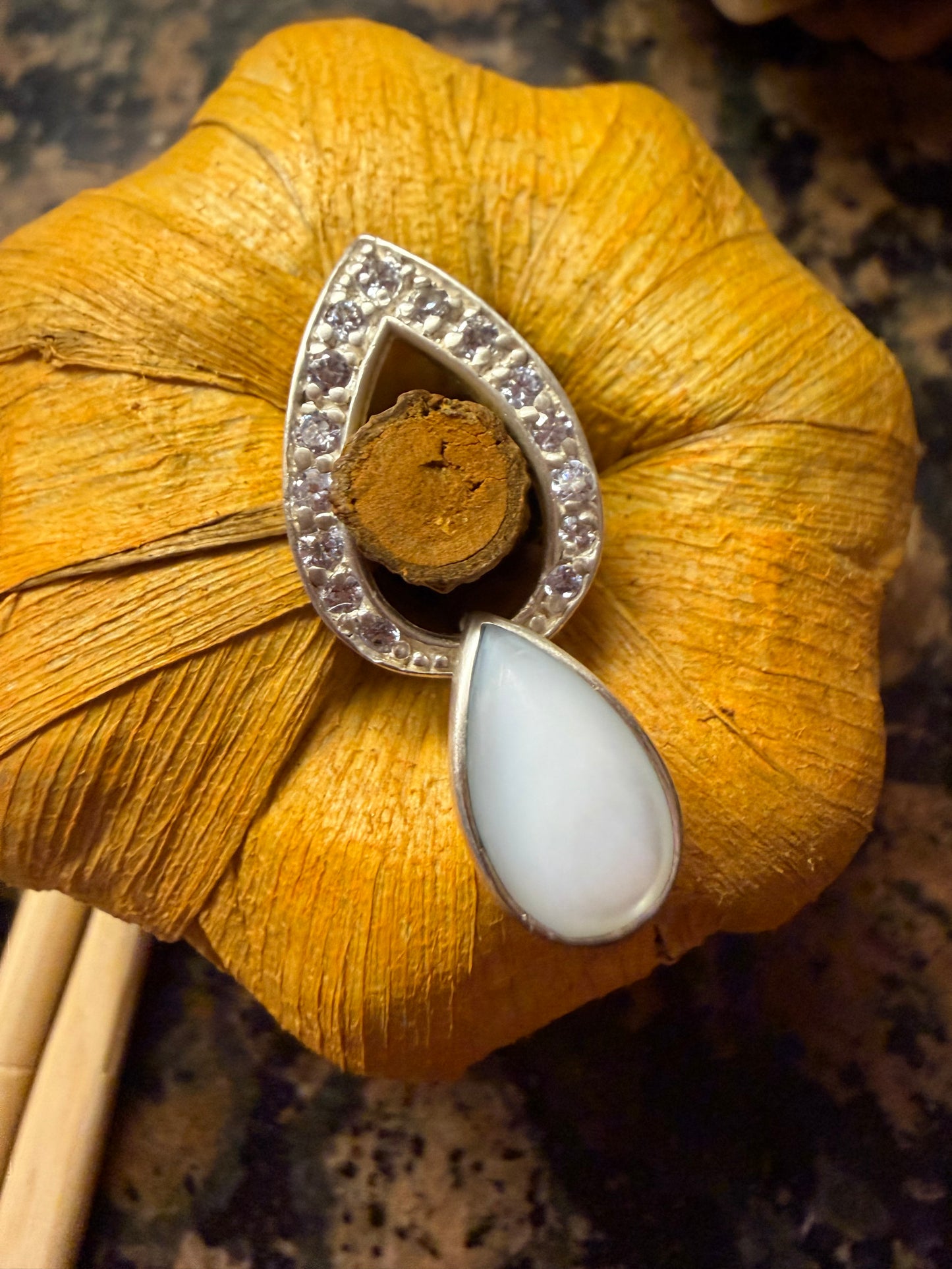 Natural Mother of Pearl 925 Solid Sterling Silver Pendant 25mm - Natural Rocks by Kala