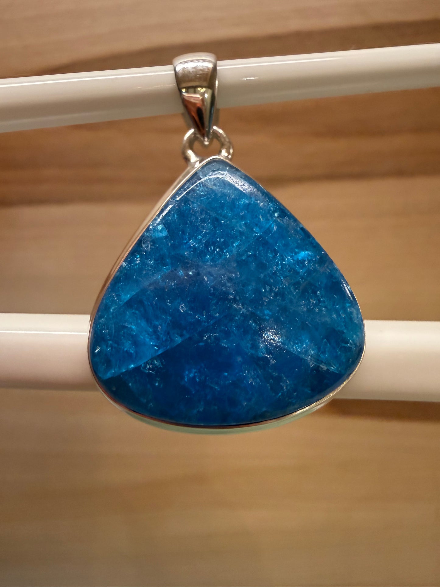 Genuine Neon Blue Apatite 925 Solid Sterling Silver Pendant 30mm