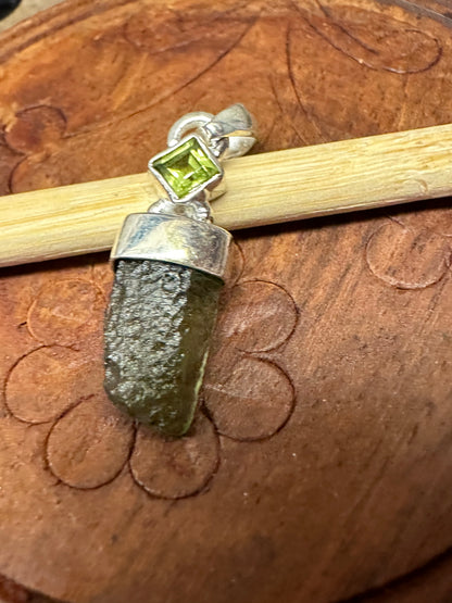 Natural Moldavite, Peridot 925 Solid Sterling Silver Pendant 35mm