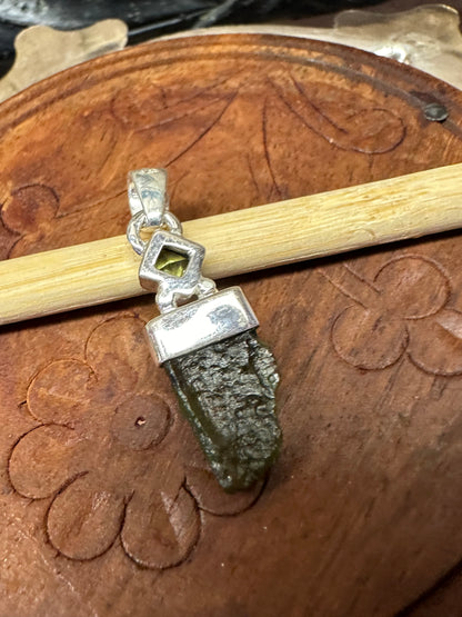 Natural Moldavite, Peridot 925 Solid Sterling Silver Pendant 35mm