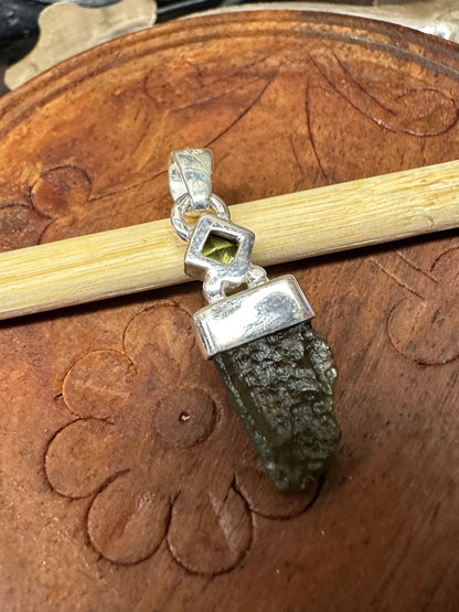 Natural Moldavite, Peridot 925 Solid Sterling Silver Pendant 35mm
