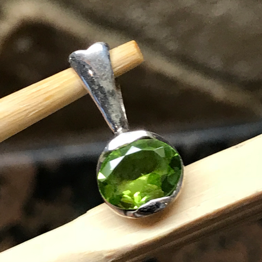 Natural 1.5ct Peridot 925 Solid Sterling Silver Pendant 15mm - Natural Rocks by Kala