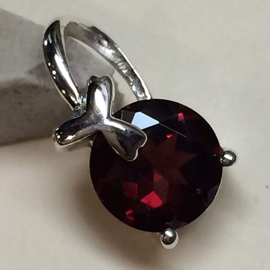 Natural 1.25ct Garnet 925 Solid Sterling Silver Pendant 15mm - Natural Rocks by Kala