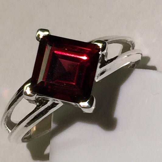 Natural 1.25ct Pyrope Garnet 925 Solid Sterling Silver Ring Size 7, 8, 9 - Natural Rocks by Kala