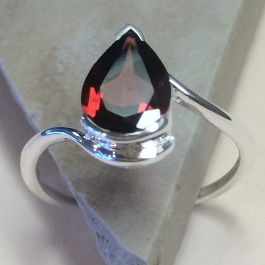Natural 2.5ct Pyrope Garnet 925 Solid Sterling Silver Ring Size 5, 6, 7, 8, 9 - Natural Rocks by Kala
