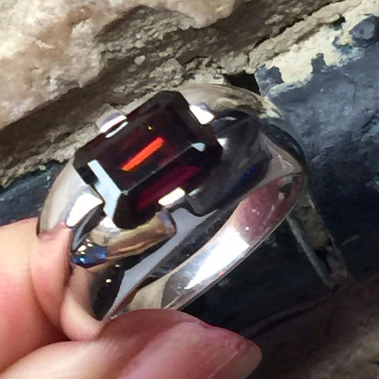 Natural 2ct Pyrope Garnet 925 Solid Sterling Silver Unisex Ring Size 6, 7, 8, 9 - Natural Rocks by Kala