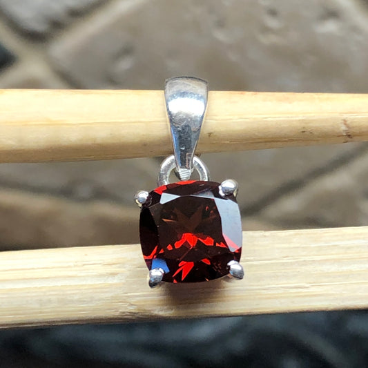 Natural 1.5ct Pyrope Garnet 925 Solid Sterling Silver Pendant 15mm - Natural Rocks by Kala